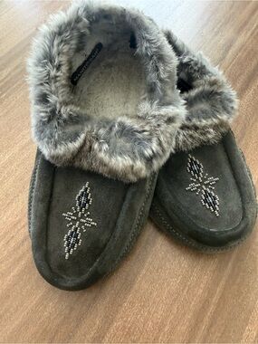 Women's Fur Trim Moccasin Slippers - Gray Suede
